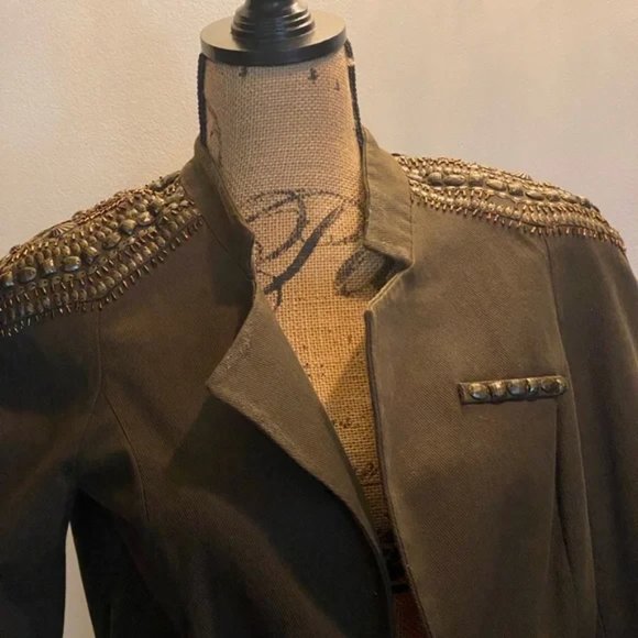 New LaROK Luxe corporal military embellished shoulder padded epaulette blazer